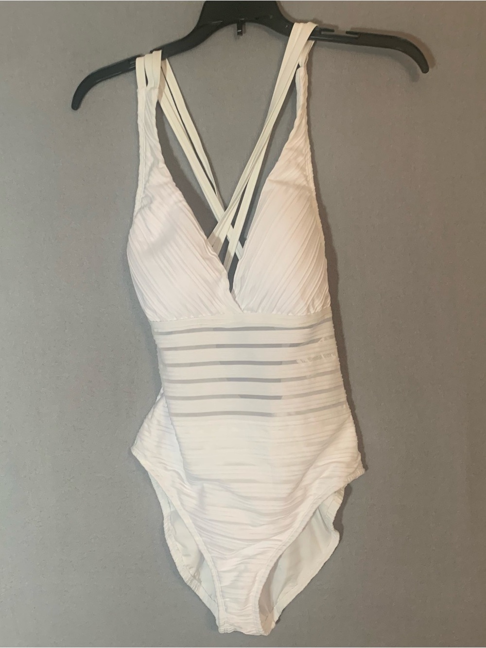 La Blanca White Textured One-Piece Swimsuit Ladies Size 10